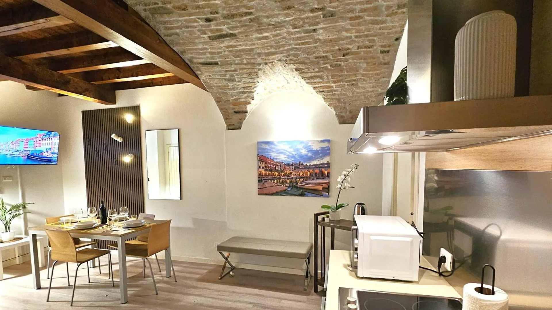 דסנזאנו דל גארדה City Heart Cozy Apartment Desenzano