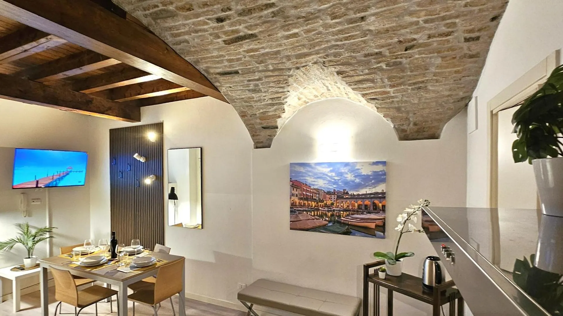 דסנזאנו דל גארדה City Heart Cozy Apartment Desenzano