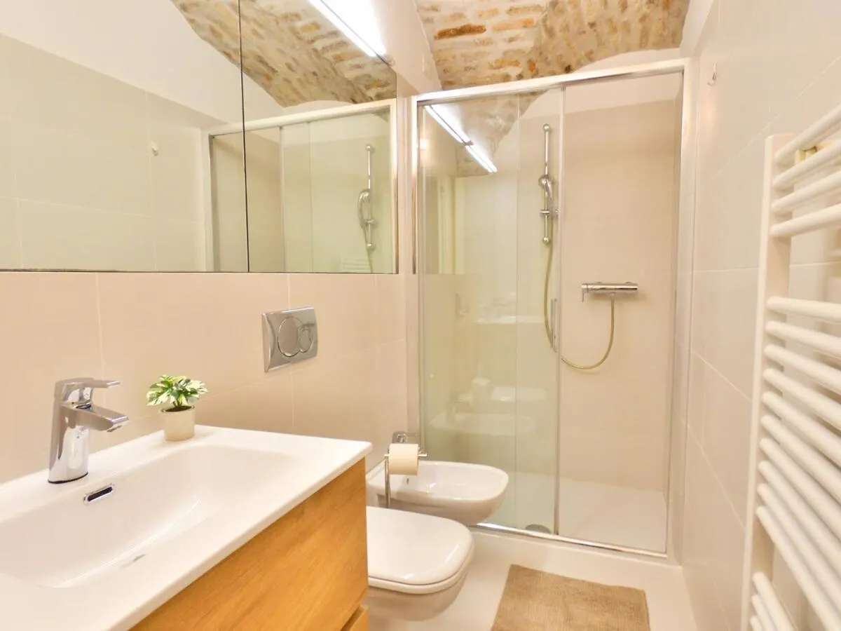 דסנזאנו דל גארדה City Heart Cozy Apartment Desenzano 0*, דסנזאנו דל גארדה